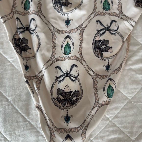 Agua by Agua Bendita Alma Ebano Alhaja Printed One-Piece Swimsuit - Picture 13 of 14